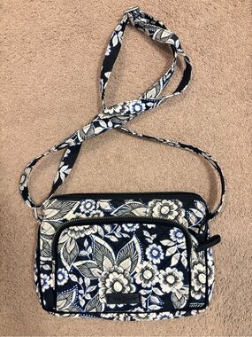 Vera Bradley Women’s Crossbody Bag